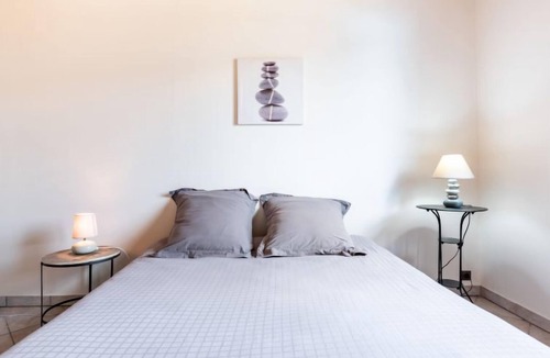 Hauteville-sur-Mer House | Les Mouettes by Interhome