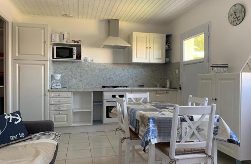 LʼIle-dʼOlonne House | les mouettes