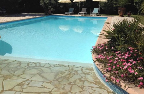 Saint-Etienne-du-Gres Villa | Les Muscades