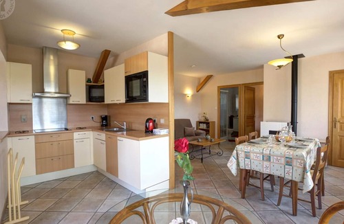 Merle-Leignec Cottage | Les Myrtilles Cottage: Comfort and Calm, Pets Welcome, Shared Garden