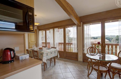 Merle-Leignec Cottage | Les Myrtilles Cottage: Comfort and Calm, Pets Welcome, Shared Garden
