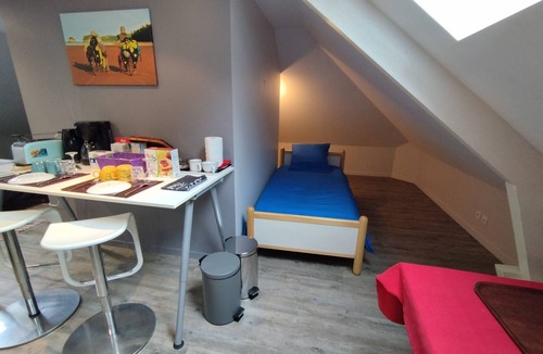 Vouvray Bed & Breakfast | Les nichoirs - 60m² room in Vouvray - bathroom and separate toilet