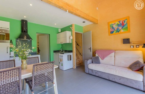 Yenne House | LES Nids DU Chat - Rousserolle Verderolle