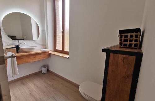 Loreux Bed & Breakfast | Les Nuitées de Bois Renaud Chambres d'Hôtes LA P'TITE MAISON