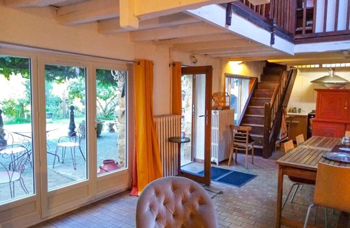 Favars House | LES OISEAUX