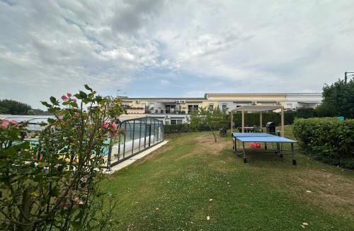 Camblain-Chatelain Apartment | Les Oiseaux Résidence