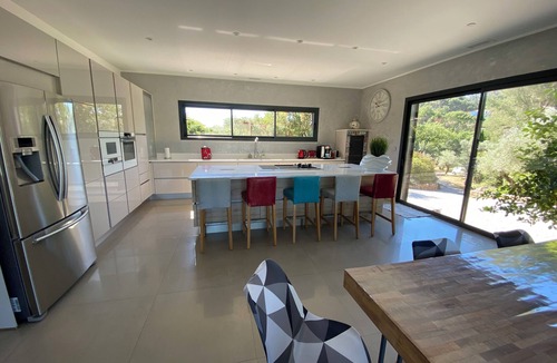 Sollies-Toucas House | LES OLIVIERS" ARCHITECT-DESIGNED HOUSE
