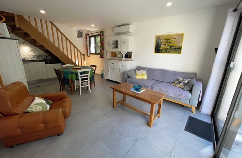 Piolenc Cottage | Les oliviers" cottage in exceptional, tranquil setting