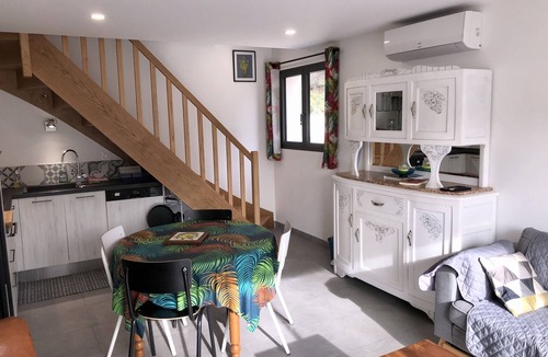 Piolenc Cottage | Les oliviers" cottage in exceptional, tranquil setting