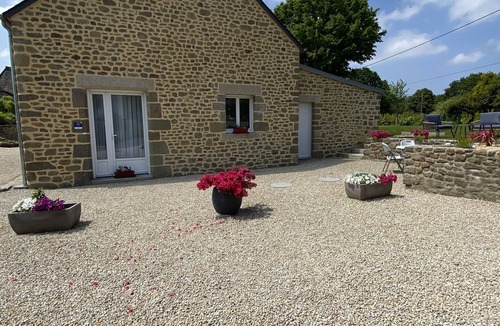 Baguer-Morvan House | Les Orchidée* B&B