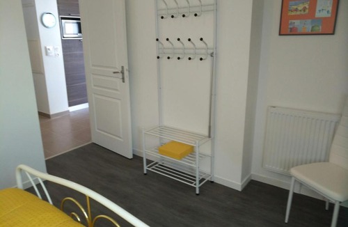Saint-Coulomb Apartment | Les Oyats