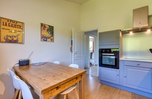Clermont-l'Herault Apartment | Les pénates de Mélilotte with Terrace