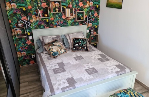 Saint-Laurent-La-Vernede Bed & Breakfast | Les Papillons D'uzès