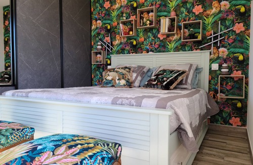 Saint-Laurent-La-Vernede Bed & Breakfast | Les Papillons D'uzès