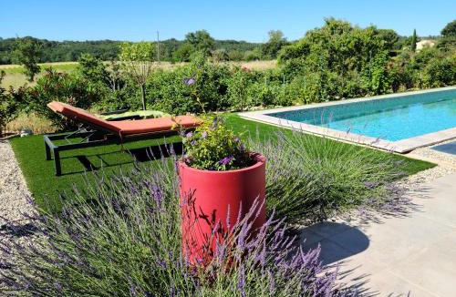 Saint-Laurent-La-Vernede Bed & Breakfast | Les Papillons d'Uzès