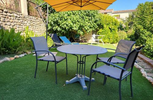 Saint-Victor-de-Malcap Bed & Breakfast | Les parfums du midi