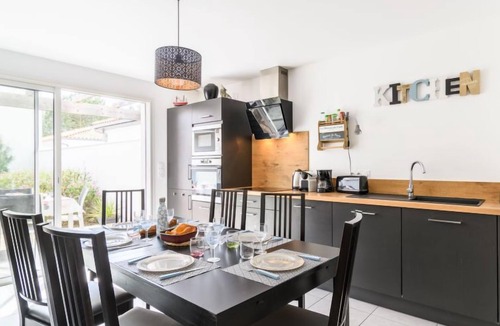 Mimizan-Plage Apartment | Les Patios de Flore by Interhome