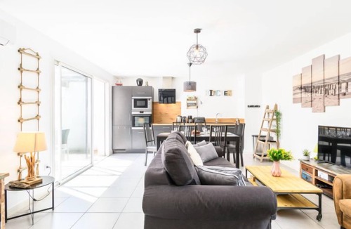 Mimizan-Plage Apartment | Les Patios de Flore by Interhome