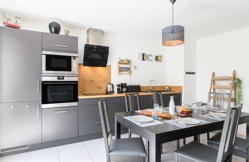 Mimizan-Plage Apartment | Les Patios de Flore by Interhome