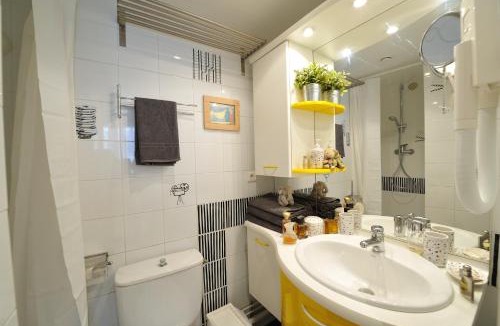 Arts-et-Metiers Apartment | Les Patios du Marais 1