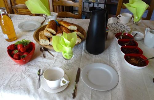 Saint-Germain-la-Ville Bed & Breakfast | Les Perrières