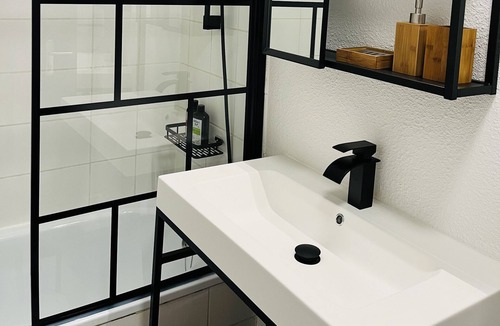 Saint-Martin Apartment | Les Perroquets à 350 m de la Gare St Roch