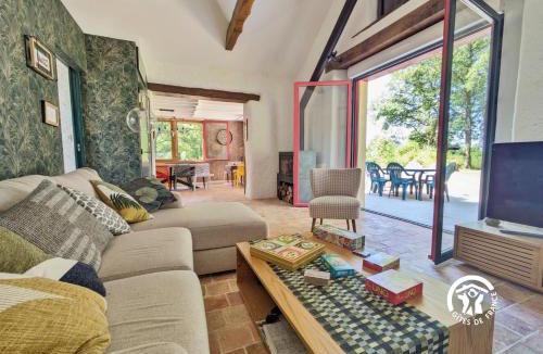 Montjean House | Les Petites Fontenelles