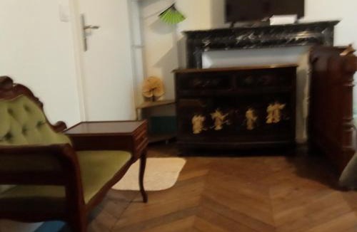 Yevre-le-Chatel Bed & Breakfast | LES PETITS CHATOUILLERs