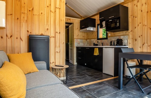 Aspres-les-Corps Ski Chalet | Les Petits Ecrins with private spas
