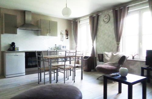 Lestrem House | Les Petits Souliers