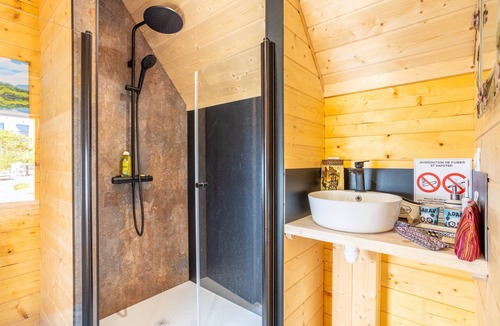 Saint-Michel-Mont-Mercure Bed & Breakfast | Les Philous Gourmands - Guest Room Chalet 'Chine' with Private Terrace