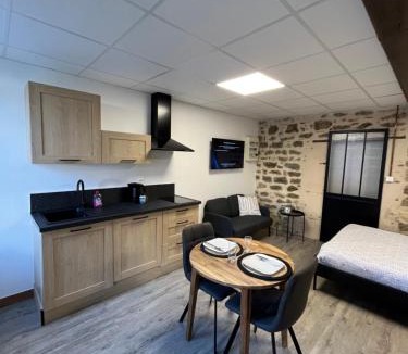 Digoin Apartment | Les Pichies, Studio Dadoum, Centre ville