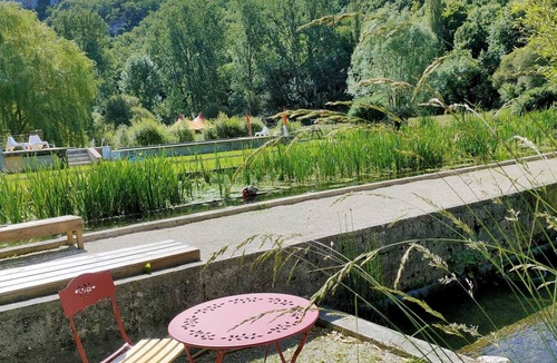 Lachapelle-Auzac Cottage | Les Pieds dans l'eau, Gîte La Source