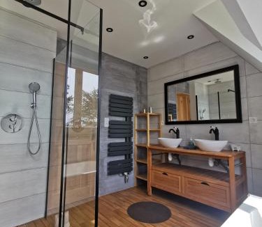 Le Rosais-La Flourie House | Les pieds dans l'eau