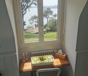 Le Rosais-La Flourie House | Les pieds dans l'eau