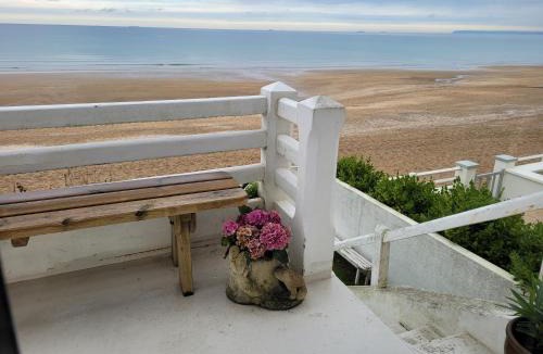 Blonville-sur-Mer Apartment | Les pieds dans l'eau