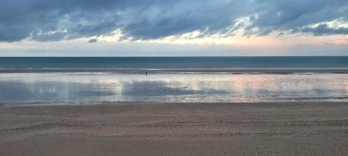 Blonville-sur-Mer Apartment | Les pieds dans l'eau