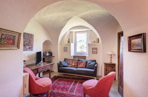 Joyeuse House | Les Pieds dans la Beaume