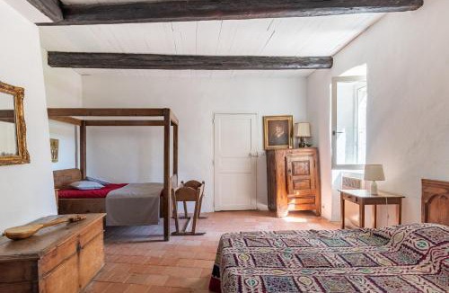Joyeuse House | Les Pieds dans la Beaume
