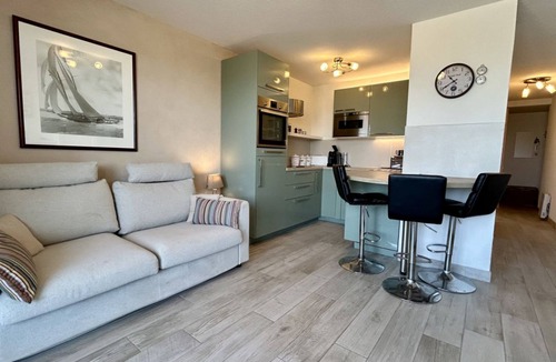 Le Crotoy Apartment | 🏖️ Les Pieds dans le Sable - Unique Apartment with Direct Beach Access