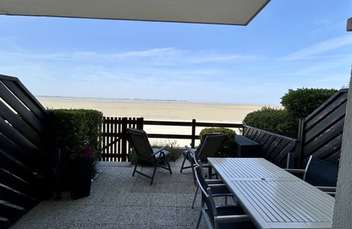Le Crotoy Apartment | 🏖️ Les Pieds dans le Sable - Unique Apartment with Direct Beach Access