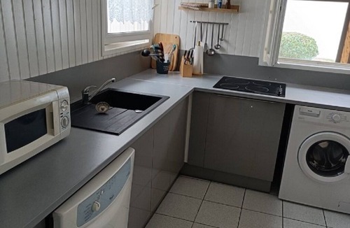 Saint-Michel-en-Greve House | Les pieds dans l'eau: house 50m from the beach