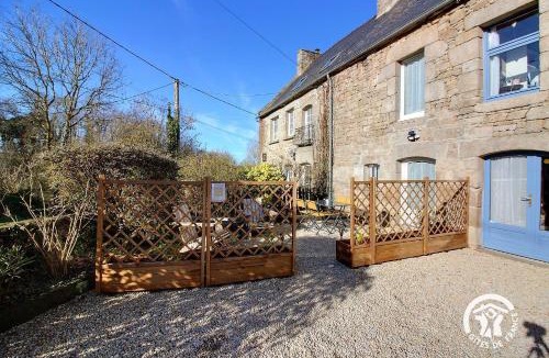 Vilde-Guingalan House | Les pierres d'armor