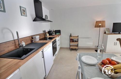 Vilde-Guingalan House | Les pierres d'armor