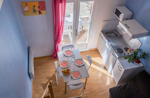 Saint-Cyprien Apartment | Les Pins 4 pers. In St Cyprien between village and beach on the Coteradieuse Wif site