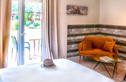 Le Muy Hotel | Les Pins Blancs de Provence