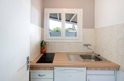 Lesperon Apartment | 'Les Pins - Domaine Des Landes' with Shared Pool, Private Covered Terrace and Shared Garden