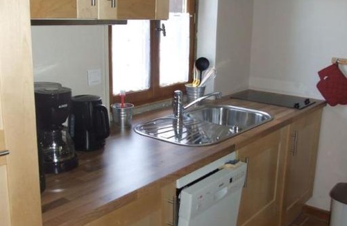 Saint-Prix House | Les Pins - Maison avec parking ferme et jardin commun au calme
