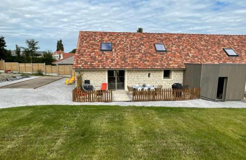 Offrethun House | Les pins qui chuchotent