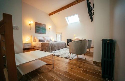 Montigny-le-Gannelon House | Les Pinsons